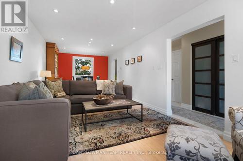 24 Belleview Drive, Orangeville, ON - Indoor Photo Showing Living Room