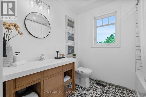 809 Palestine Road E, Kawartha Lakes, ON - Indoor Photo Showing Bathroom