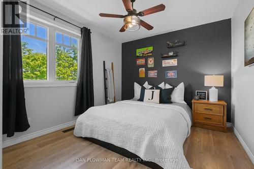 809 Palestine Road E, Kawartha Lakes, ON - Indoor Photo Showing Bedroom