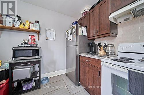 191 Simcoe Street S, Oshawa, ON - Indoor Photo Showing Kitchen