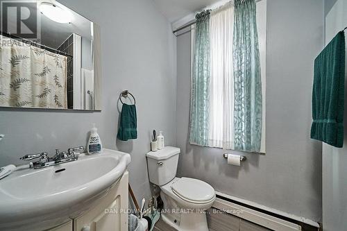 191 Simcoe Street S, Oshawa, ON - Indoor Photo Showing Bathroom