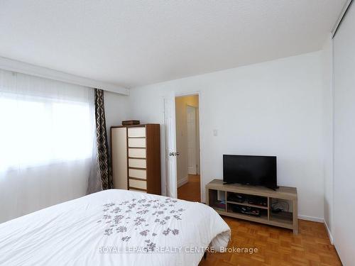 131-3040 Constitution Blvd, Mississauga, ON - Indoor Photo Showing Bedroom