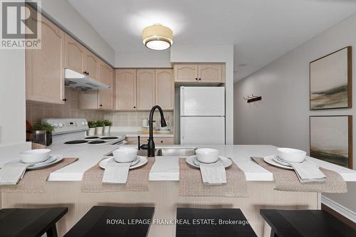 816 - 68 Grangeway Avenue, Toronto (Woburn), ON - Indoor Photo Showing Kitchen