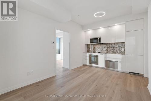 2711 - 75 Canterbury Place, Toronto, ON - Indoor Photo Showing Kitchen