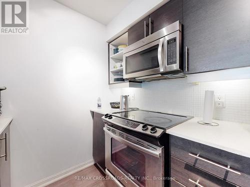 624 - 35 Bastion Street, Toronto, ON - Indoor Photo Showing Kitchen With Stainless Steel Kitchen