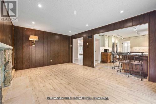 4 Chipstead Road, Toronto, ON - Indoor