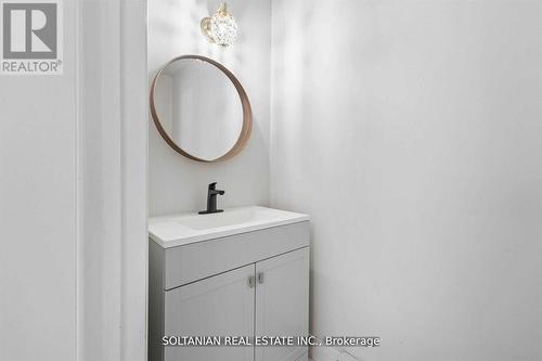 4 Chipstead Road, Toronto, ON -  Photo Showing Bathroom