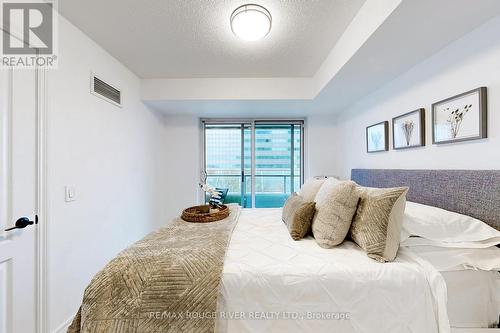 515 - 60 Town Centre Court, Toronto, ON - Indoor Photo Showing Bedroom