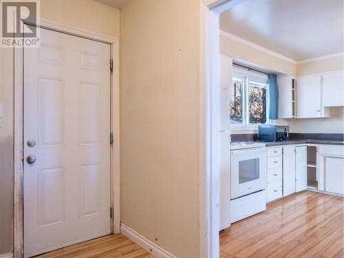 10929 Turgeon Drive, Dawson Creek, BC - Indoor Photo Showing Kitchen