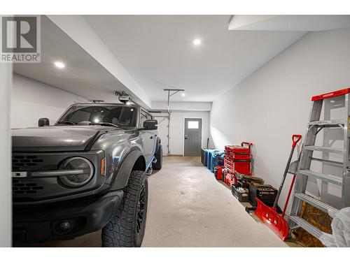 1901 Qu'Appelle Boulevard Unit# 102, Kamloops, BC - Indoor Photo Showing Garage