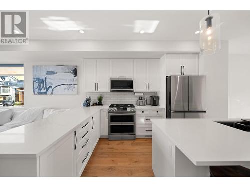 1901 Qu'Appelle Boulevard Unit# 102, Kamloops, BC - Indoor Photo Showing Kitchen With Upgraded Kitchen