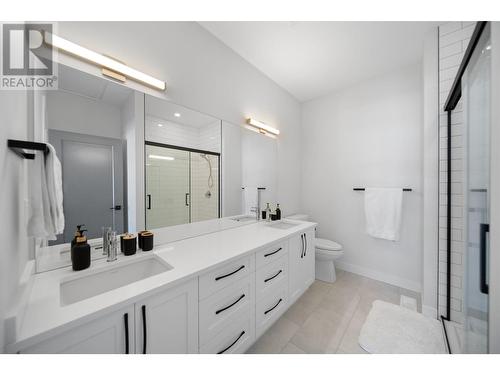 1901 Qu'Appelle Boulevard Unit# 102, Kamloops, BC - Indoor Photo Showing Bathroom