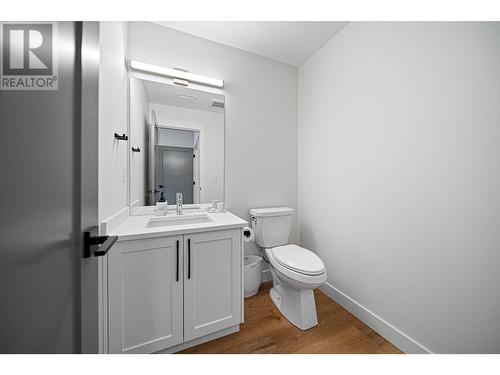 1901 Qu'Appelle Boulevard Unit# 102, Kamloops, BC - Indoor Photo Showing Bathroom