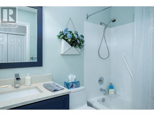 4450 Ponderosa Drive Unit# 201, Peachland, BC - Indoor Photo Showing Bathroom