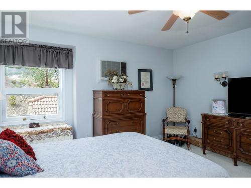 4450 Ponderosa Drive Unit# 201, Peachland, BC - Indoor Photo Showing Bedroom