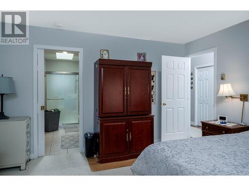 4450 Ponderosa Drive Unit# 201, Peachland, BC - Indoor Photo Showing Bedroom