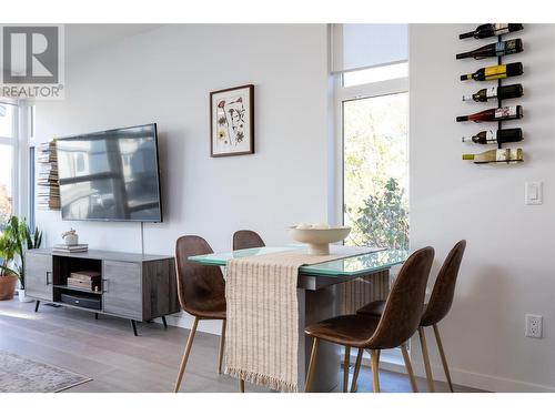 1515 Highland Drive N Unit# 4, Kelowna, BC - Indoor Photo Showing Dining Room