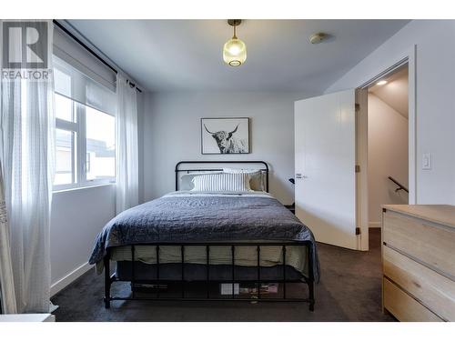 1515 Highland Drive N Unit# 4, Kelowna, BC - Indoor Photo Showing Bedroom