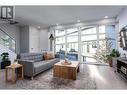 1515 Highland Drive N Unit# 4, Kelowna, BC  - Indoor Photo Showing Living Room 