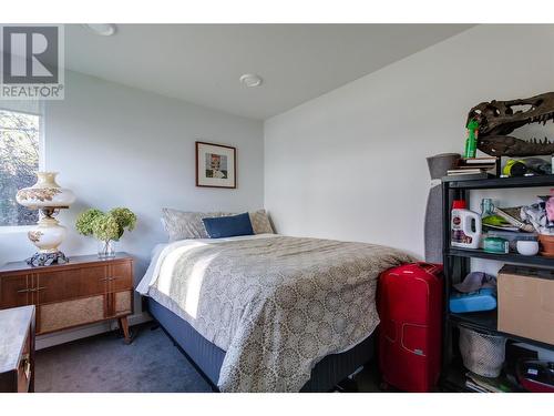 1515 Highland Drive N Unit# 4, Kelowna, BC - Indoor Photo Showing Bedroom