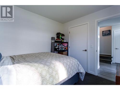 1515 Highland Drive N Unit# 4, Kelowna, BC - Indoor Photo Showing Bedroom