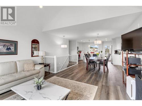 2929 Vista Ridge Drive, Prince George, BC - Indoor Photo Showing Living Room