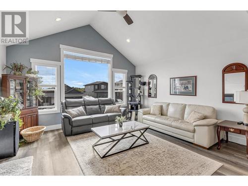 2929 Vista Ridge Drive, Prince George, BC - Indoor Photo Showing Living Room