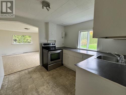 4733 Tuck Avenue, Terrace, BC - Indoor Photo Showing Kitchen