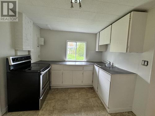 4733 Tuck Avenue, Terrace, BC - Indoor Photo Showing Kitchen