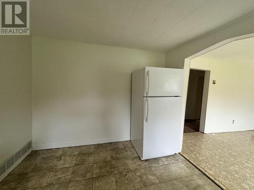 4733 Tuck Avenue, Terrace, BC - Indoor Photo Showing Kitchen