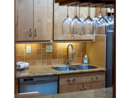 207-2125 Oak Bay Ave, Oak Bay, BC - Indoor Photo Showing Kitchen With Double Sink