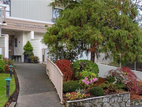 207-2125 Oak Bay Ave, Oak Bay, BC - Outdoor