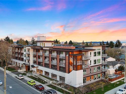 404-2319 Brethour Ave, Sidney, BC - Outdoor With View