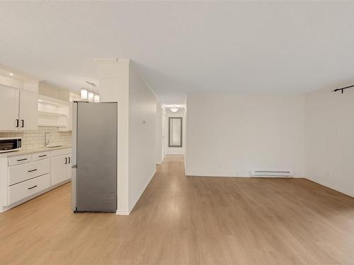 208-1024 Fairfield Rd, Victoria, BC - Indoor