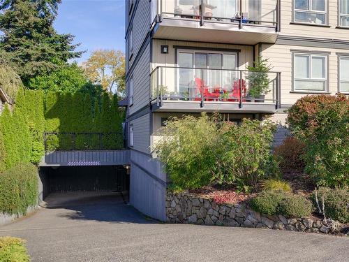 208-1024 Fairfield Rd, Victoria, BC - Outdoor With Deck Patio Veranda