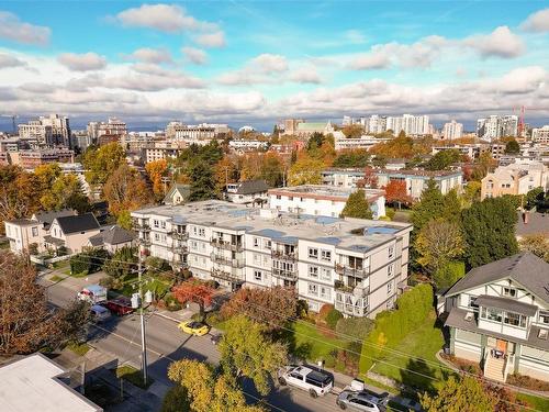 208-1024 Fairfield Rd, Victoria, BC - Outdoor With View