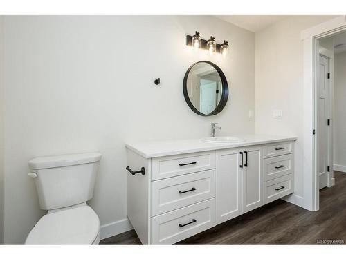 B-381 13Th St, Courtenay, BC - Indoor Photo Showing Bathroom