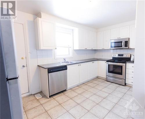 403 Peach Tree Lane Unit#3, Ottawa, ON - Indoor Photo Showing Kitchen