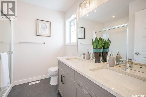 5140 Buckingham Drive E, Regina, SK - Indoor Photo Showing Bathroom