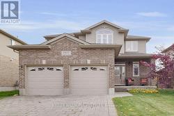 1907 JUBILEE CRESCENT  London, ON N6G 3B7