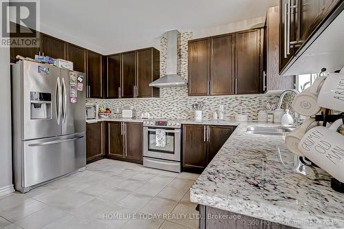 1426 Kellough Street, Innisfil, ON - Indoor Photo Showing Kitchen With Double Sink With Upgraded Kitchen