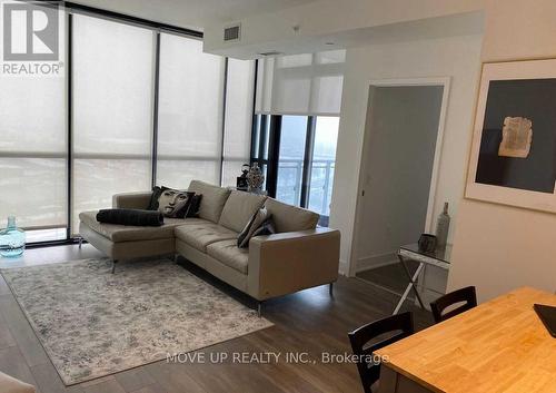 1403 - 2916 Highway 7 Road, Vaughan, ON - Indoor Photo Showing Living Room