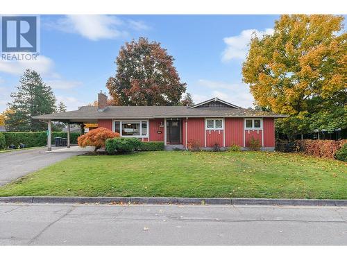 1080 Calmels Crescent, Kelowna, BC - Outdoor With Facade