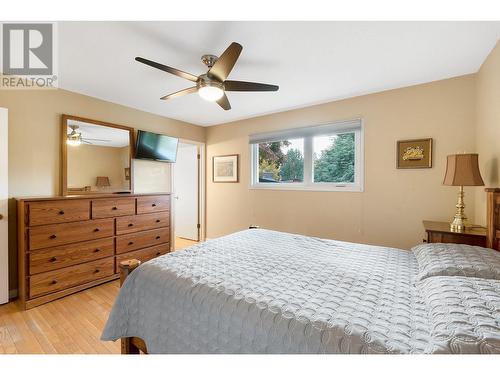 1080 Calmels Crescent, Kelowna, BC - Indoor Photo Showing Bedroom