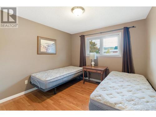 1080 Calmels Crescent, Kelowna, BC - Indoor Photo Showing Bedroom