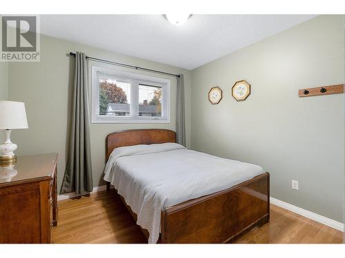 1080 Calmels Crescent, Kelowna, BC - Indoor Photo Showing Bedroom