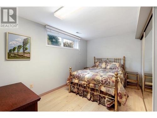 1080 Calmels Crescent, Kelowna, BC - Indoor Photo Showing Bedroom