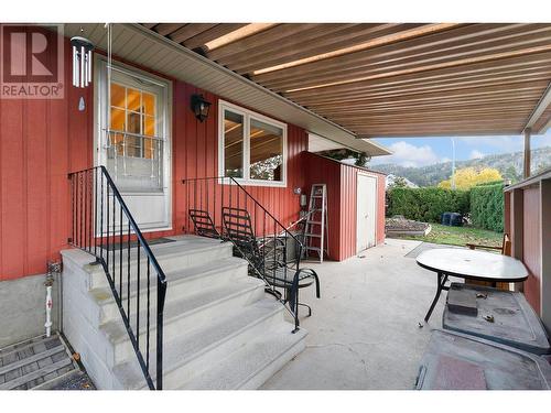 1080 Calmels Crescent, Kelowna, BC - Outdoor With Deck Patio Veranda With Exterior