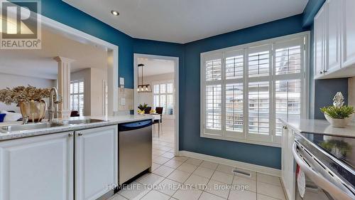 7 Colbeck Crescent, Brampton, ON - Indoor Photo Showing Kitchen