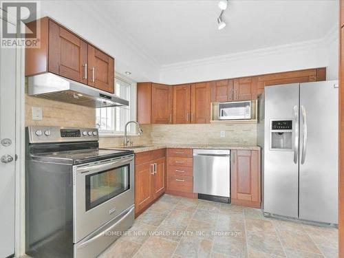 76 Eldomar Avenue, Brampton, ON - Indoor Photo Showing Kitchen